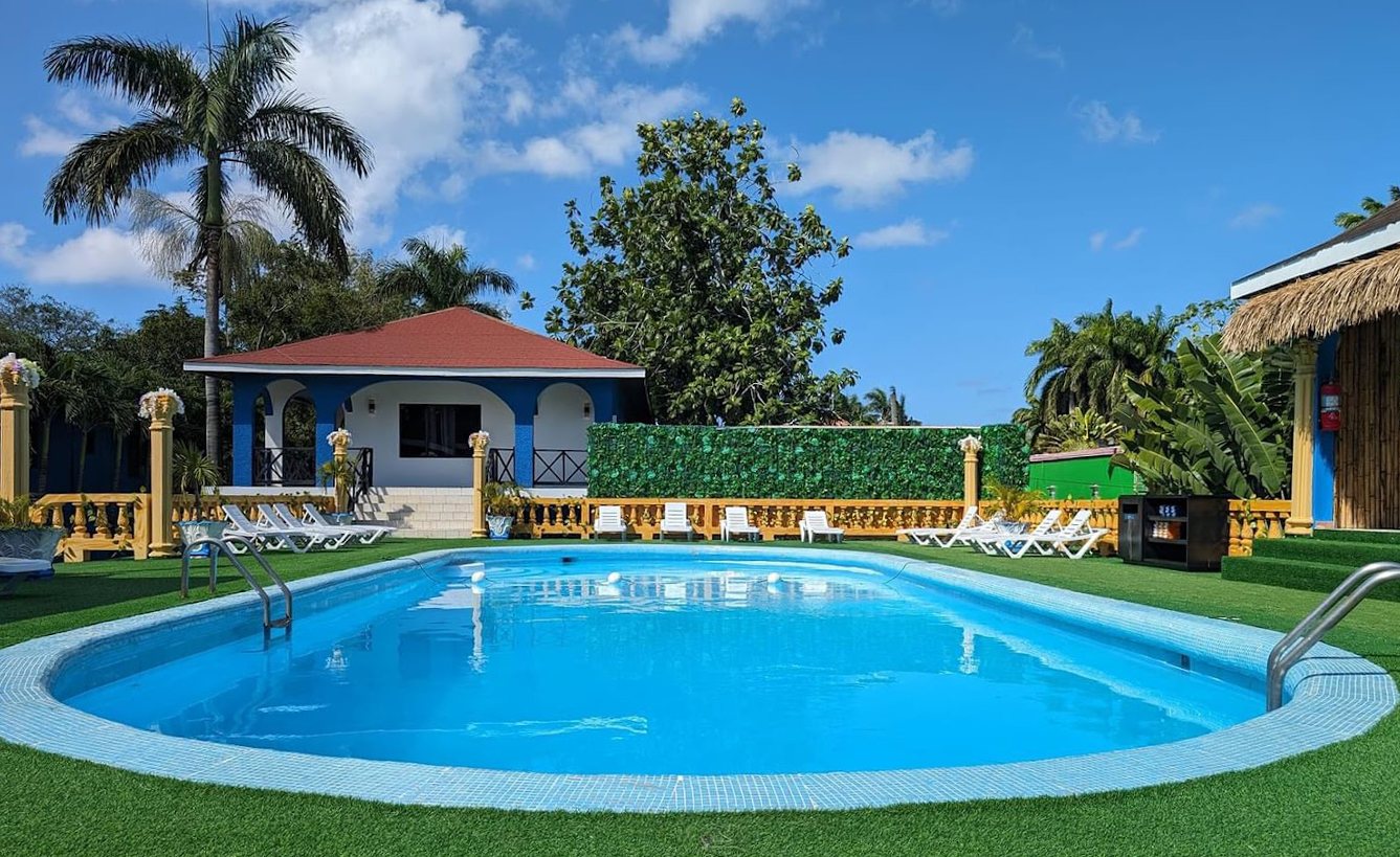 Swimming pool at Rum Runners Resort in Negril, Jamaica
